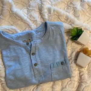 Lucy Brand young men’s 3 button henley-lite blue